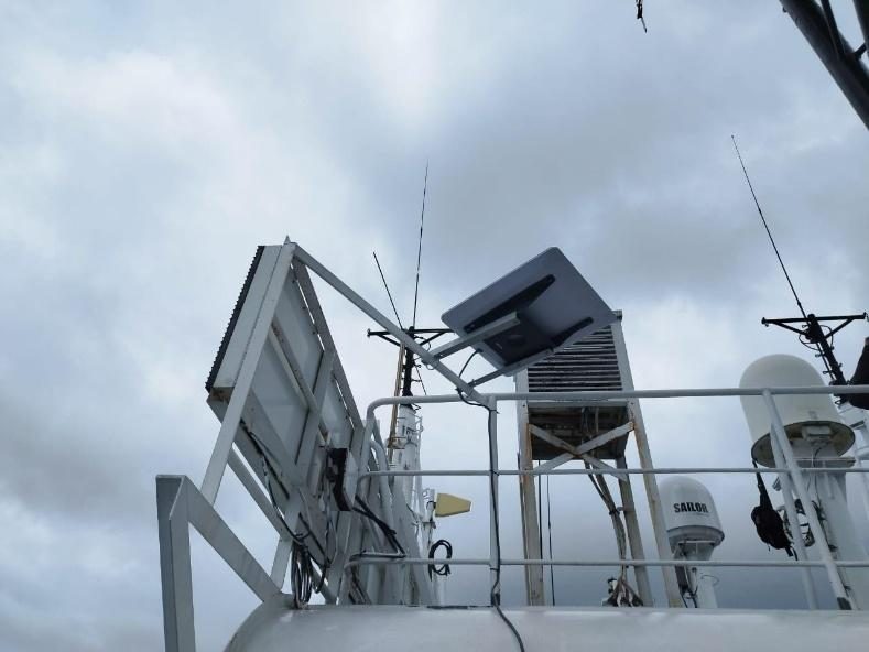 Antenna mounted on vessel superstructure